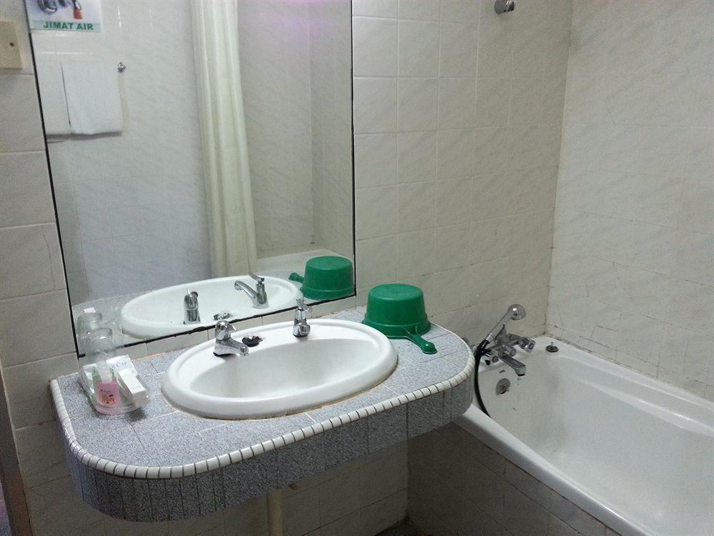 Century Hotel Kota Kinabalu Extérieur photo