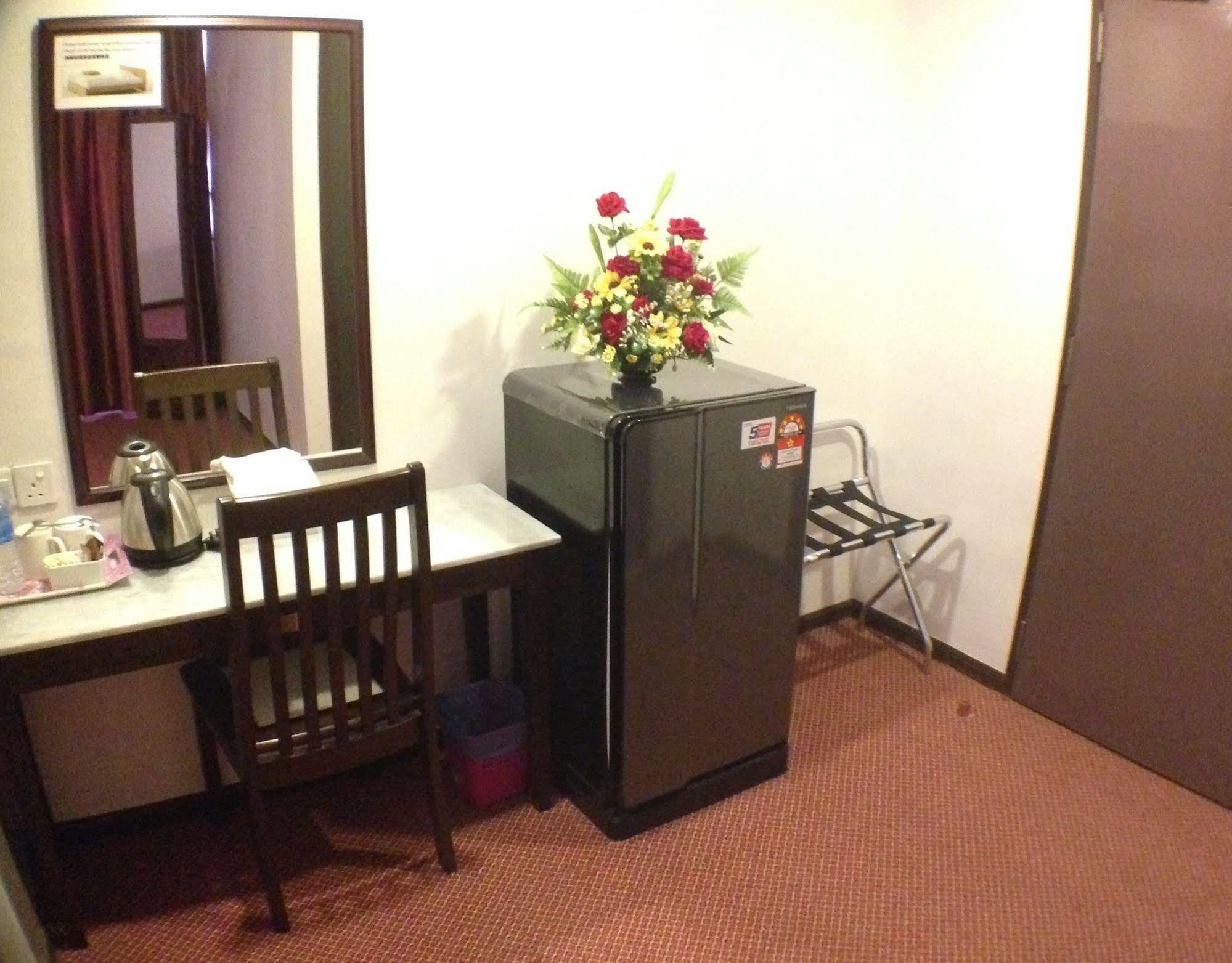 Century Hotel Kota Kinabalu Extérieur photo